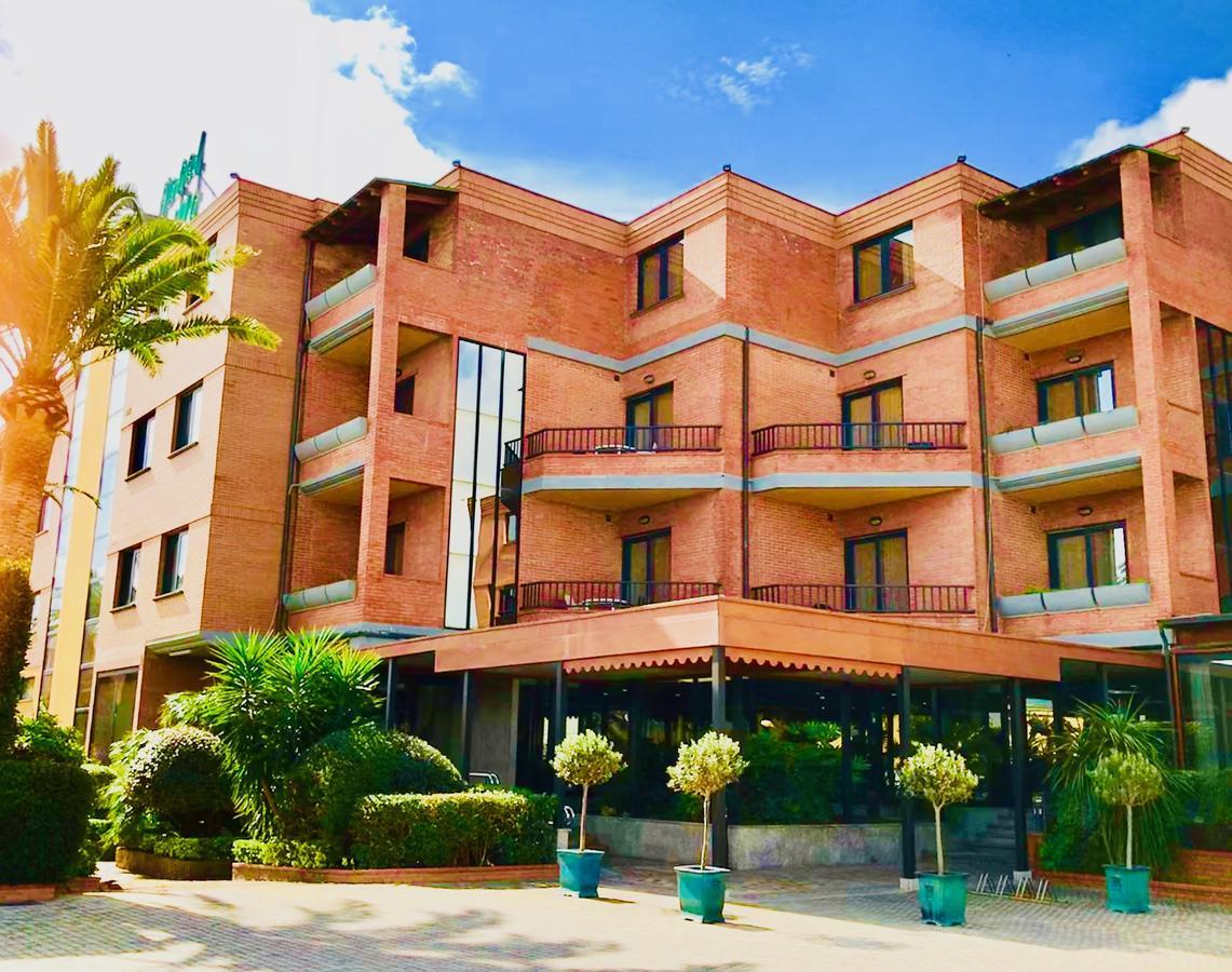 Hotel Grillo Assemini Bagian luar foto