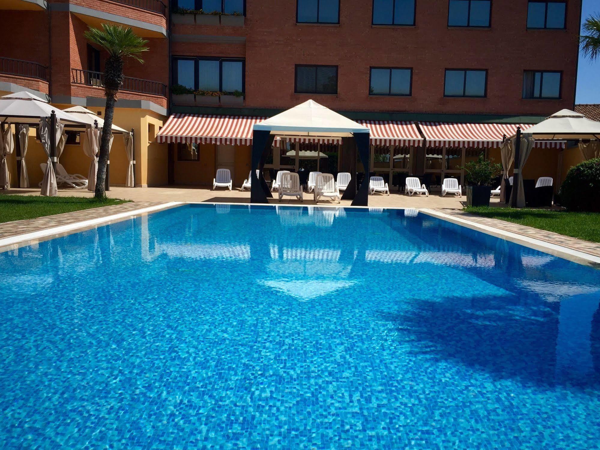Hotel Grillo Assemini Bagian luar foto