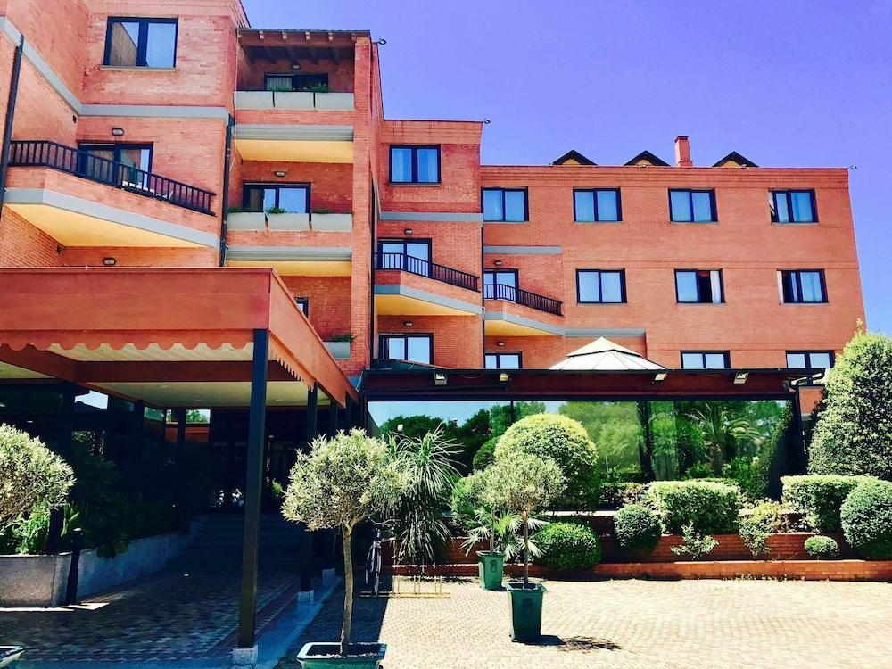 Hotel Grillo Assemini Bagian luar foto